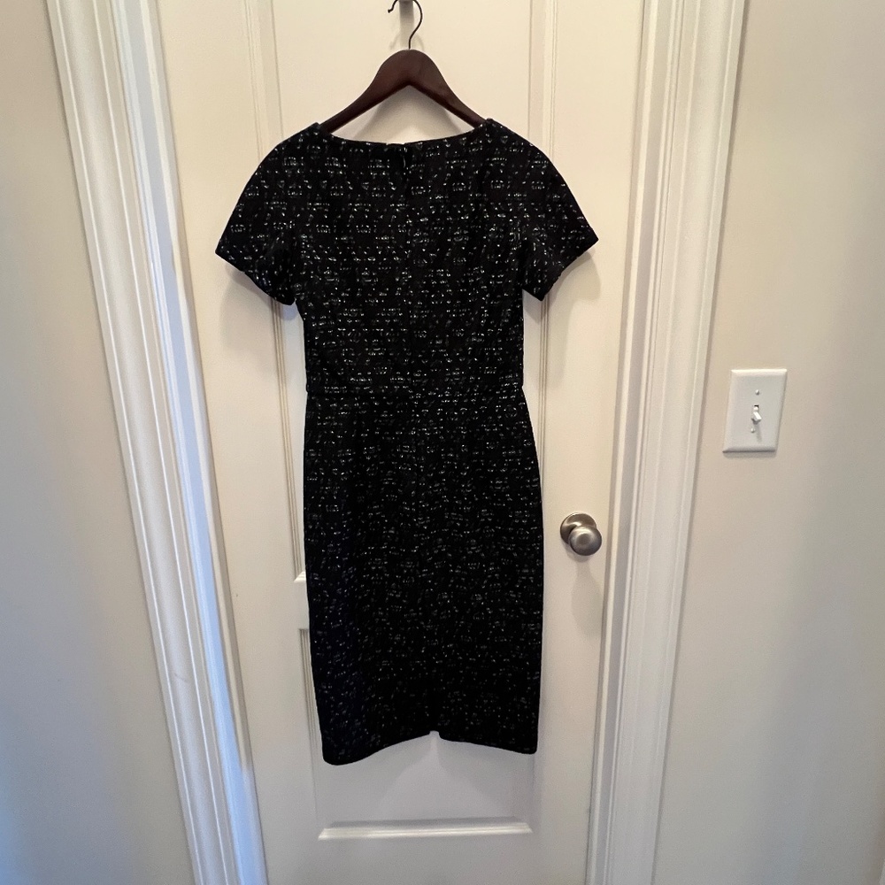 Maggy London Cap Sleeve Dress Unique Neckline Size 6